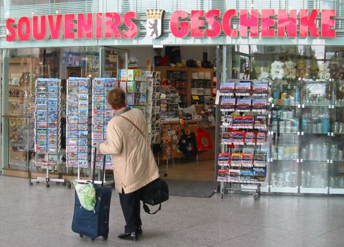 Touristin im Ostbahnhof